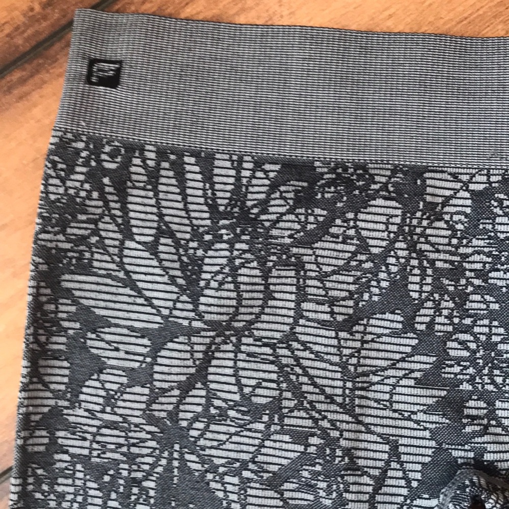 Fabletics capris - Picture 5 of 5